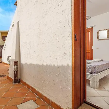 In A 800 Mt Dalla Apartmán Porto San Paolo (Sardinia)