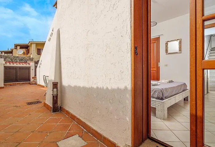 In A 800 Mt Dalla Apartamento Porto San Paolo (Sardinia)